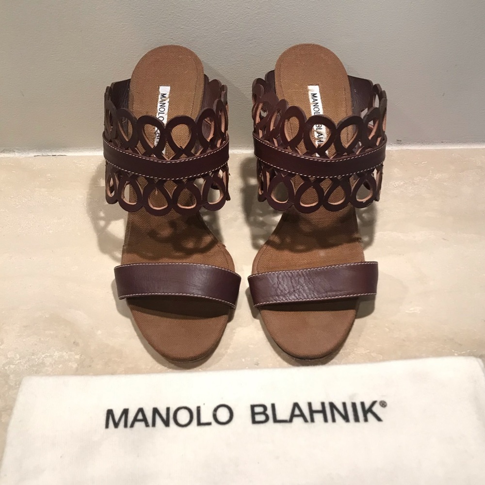 Manolo wedges